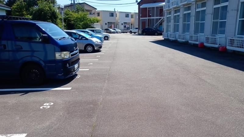 レオパレス椎ノ木台Ⅱ 駐車場