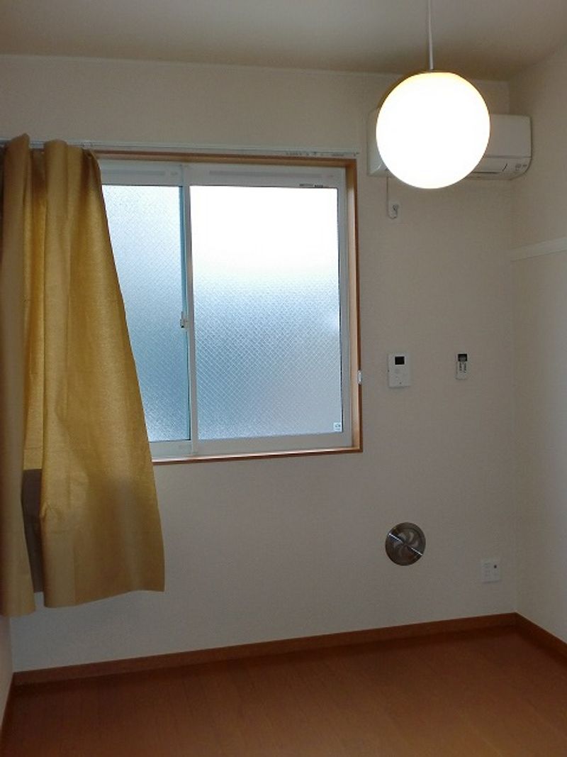 レオパレスウィンリーフ 居間
