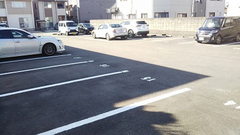 レオパレスアネックスⅠ 駐車場