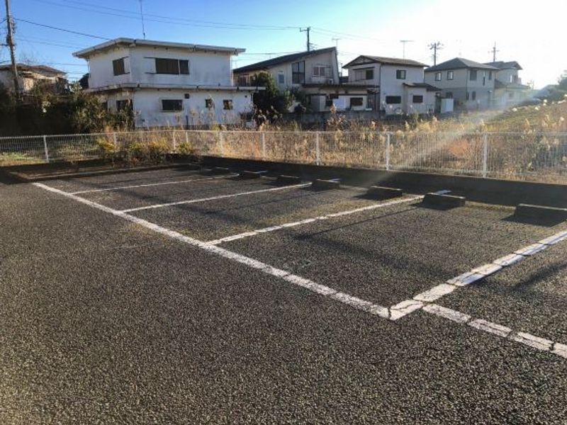 レオパレスルベエル 駐車場