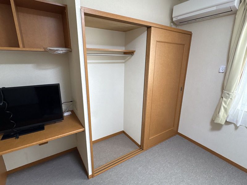 レオパレスマ　メゾン 収納