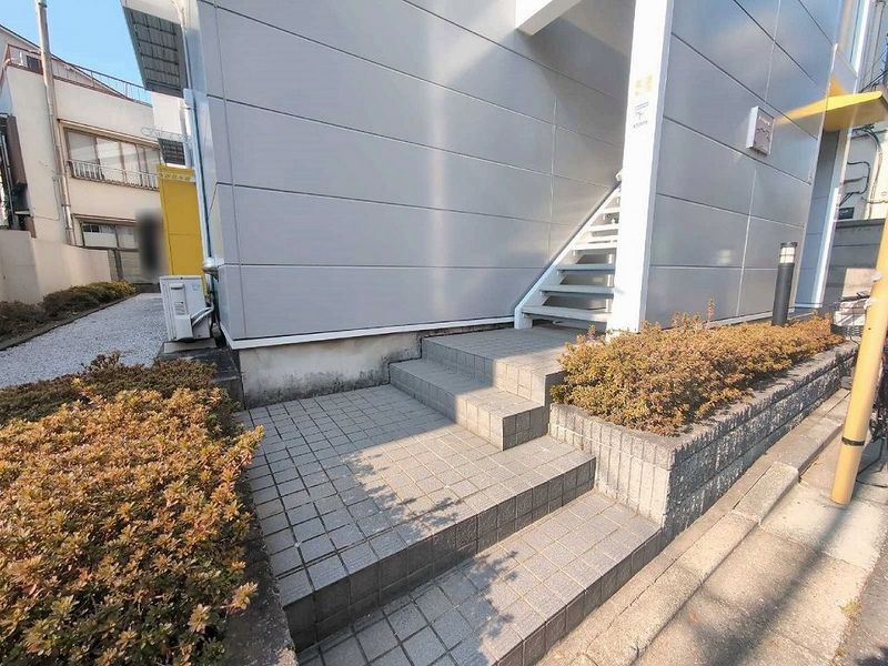 レオパレスＲＯＫＡ エントランス