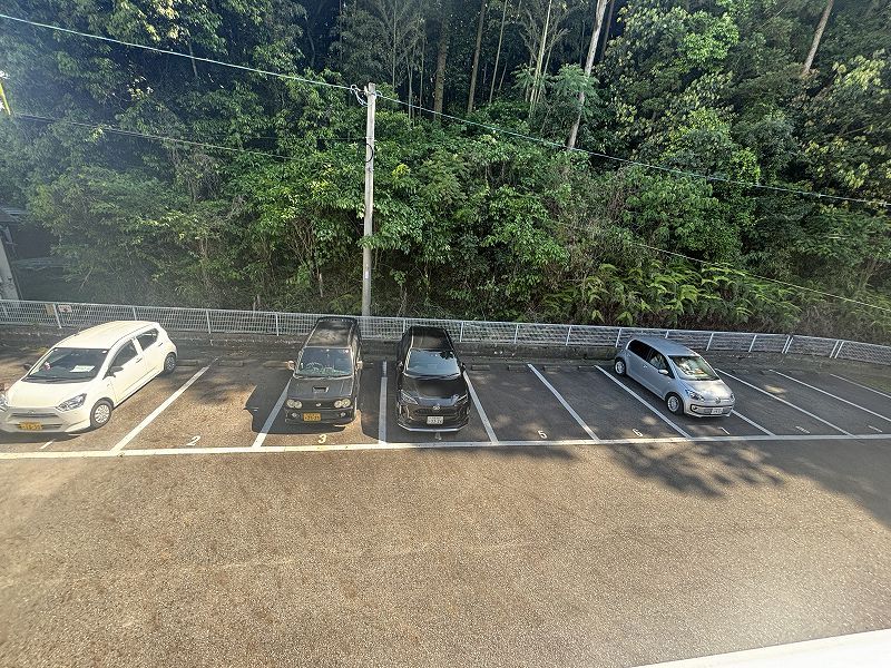レオパレスＨａｐｐｙＦｉｅｌｄ 駐車場