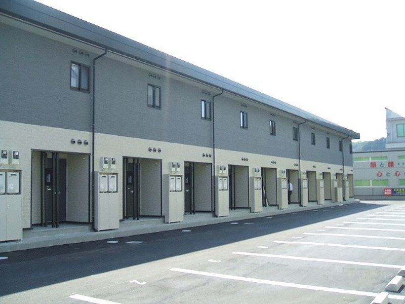 レオパレス昭和町 駐車場