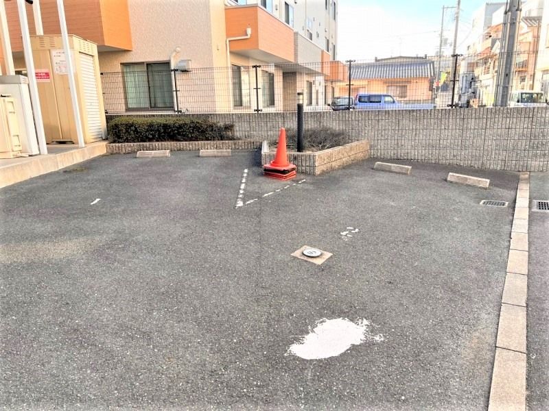 レオパレスビレック 駐車場