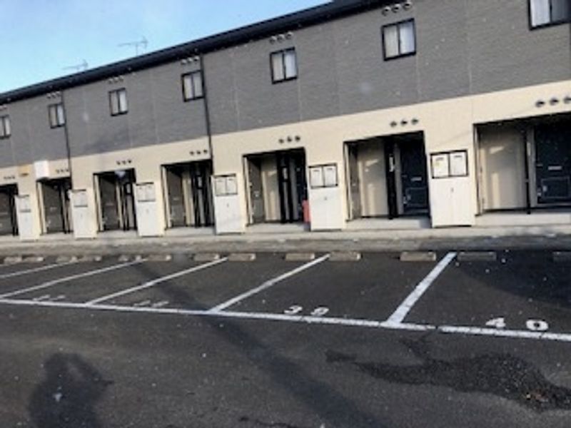 レオパレスドリームＫ　弐番館 駐車場