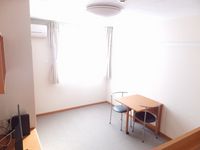 レオパレスマ　メゾン 居間