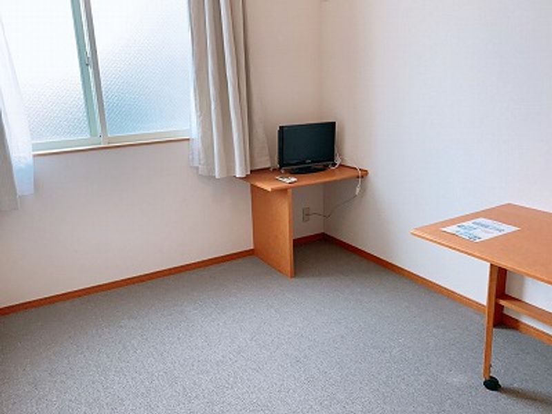 レオパレスいづみ 居間