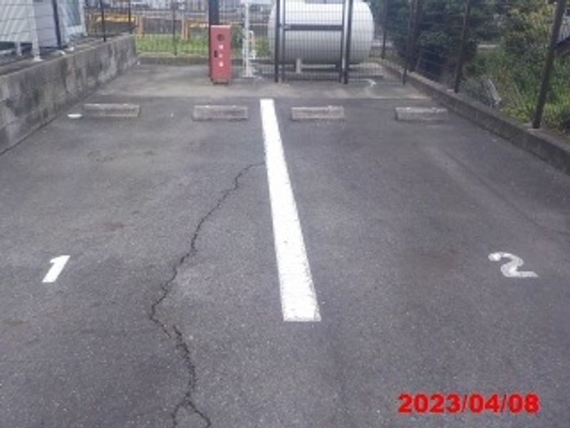 レオパレス大高 駐車場