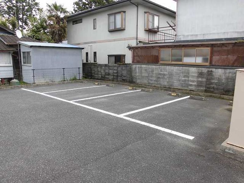 レオパレス宇多の里 駐車場