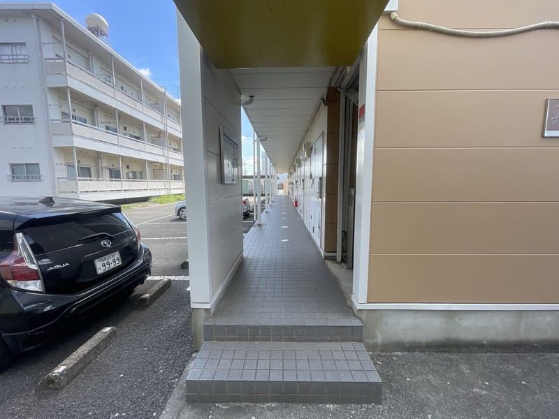 レオパレス栄谷 エントランス