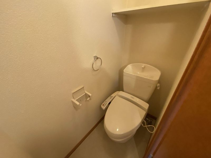 leopalace Les Raisins Toilet