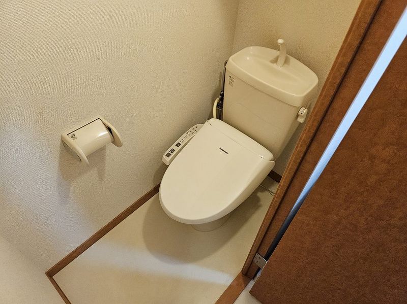 レオパレスリバーサイドタイラ トイレ