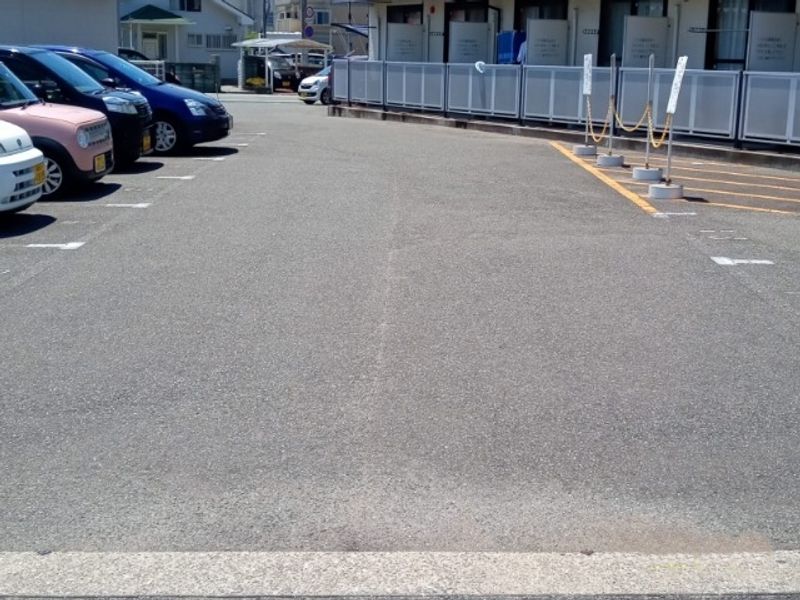 レオパレスソフィア 駐車場