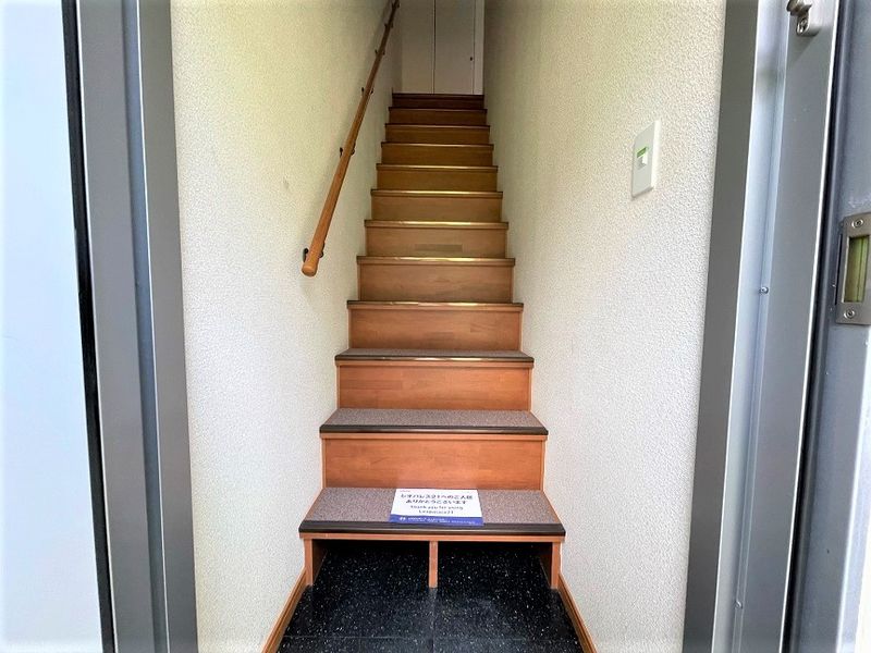 レオパレスひまわりⅡ 玄関