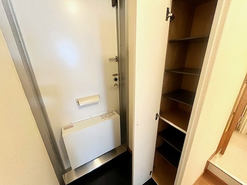 レオパレスとよおか 玄関