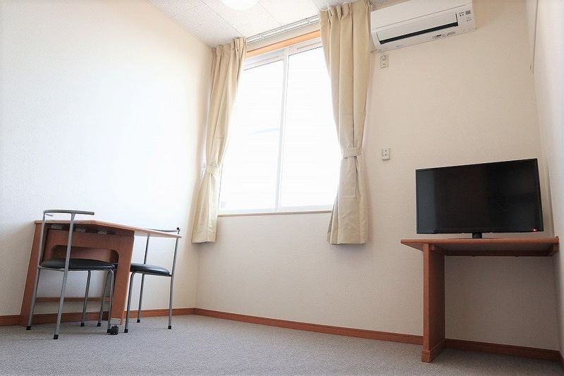 レオパレスメルベーユ　マスコ 居間