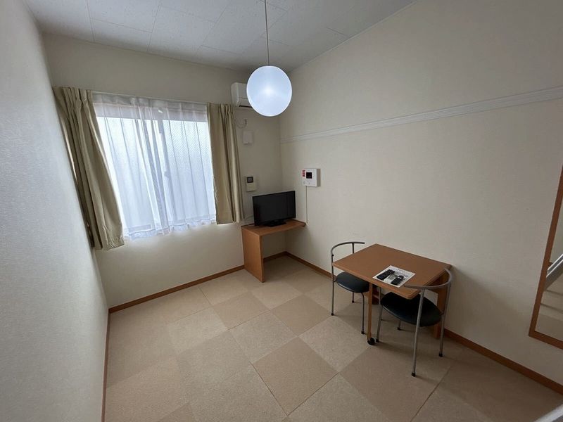 レオパレスペイサージュ 居間