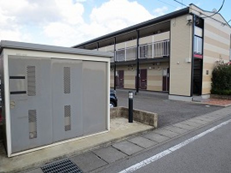 レオパレスフォレストルミエール エントランス