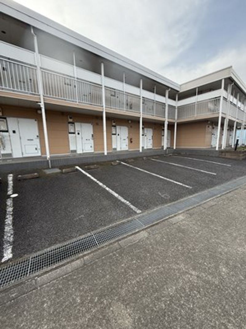 レオパレス藤 駐車場