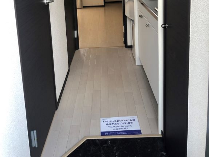 クレイノアルコーブ 玄関
