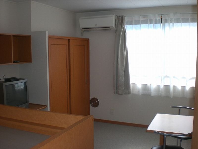 レオパレスルーチェ 居間