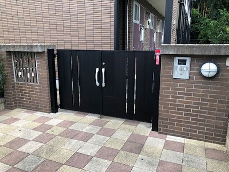 レオパレスオールイン エントランス