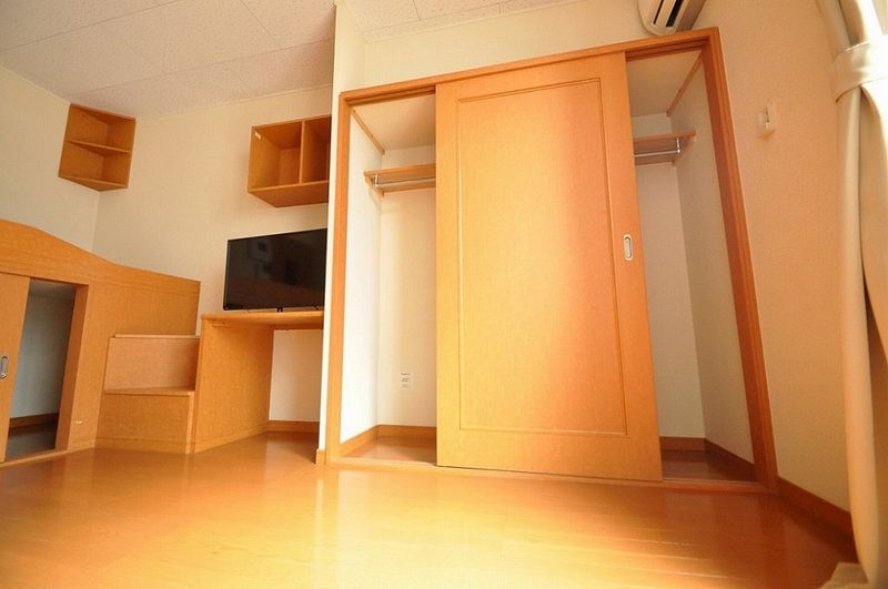 レオパレスラッテ 収納