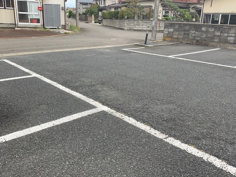 レオネクストムスクローズ 駐車場