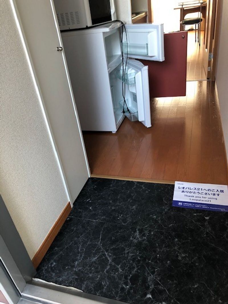 レオパレスエトワール 玄関