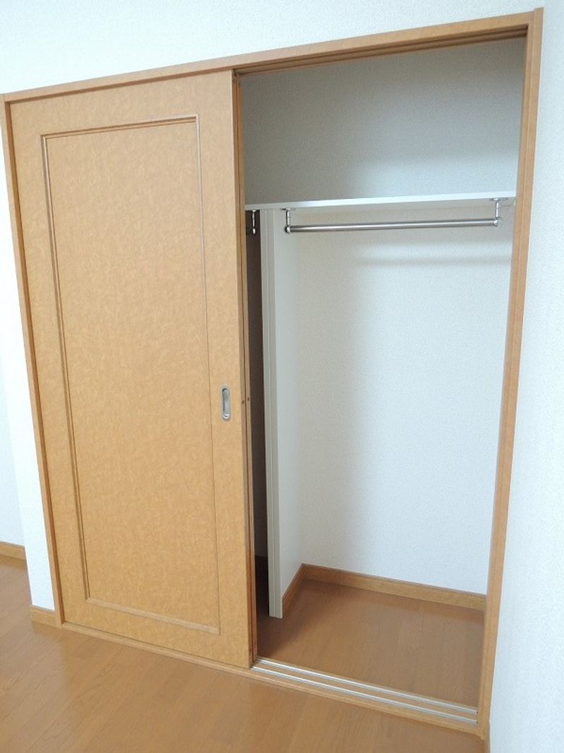 レオパレスエスポワールハイム 収納