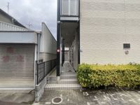 leopalace Sanyo Entrance