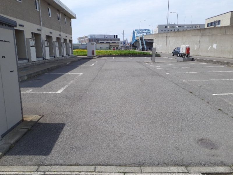 レオパレス五所川原Ⅲ 駐車場