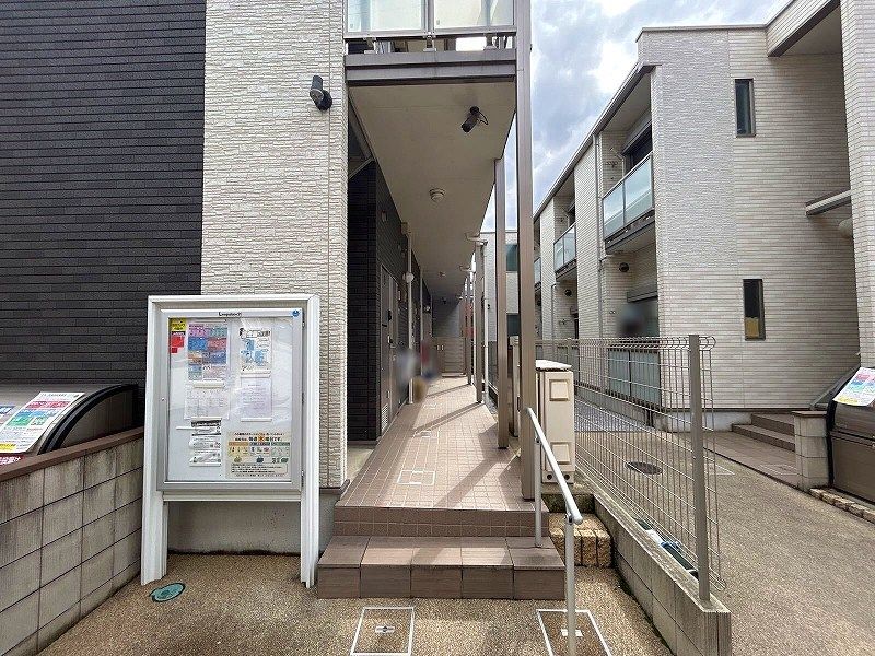 レオネクストルーチェ エントランス