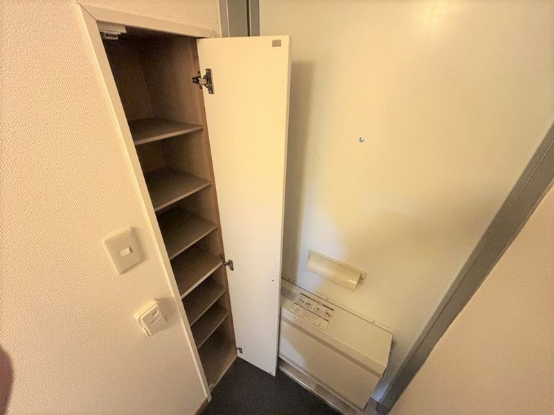 レオパレスエスペランザ 玄関