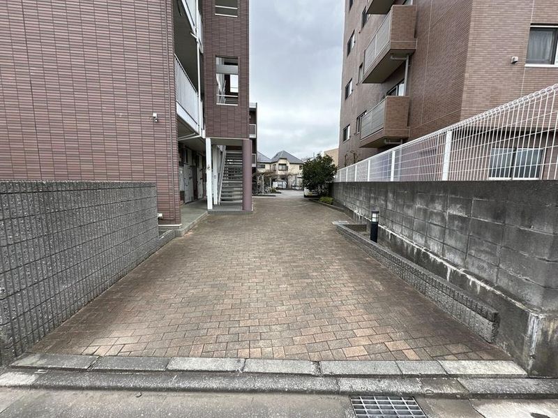 leopalace Grand Parc Koyanagi Entrance