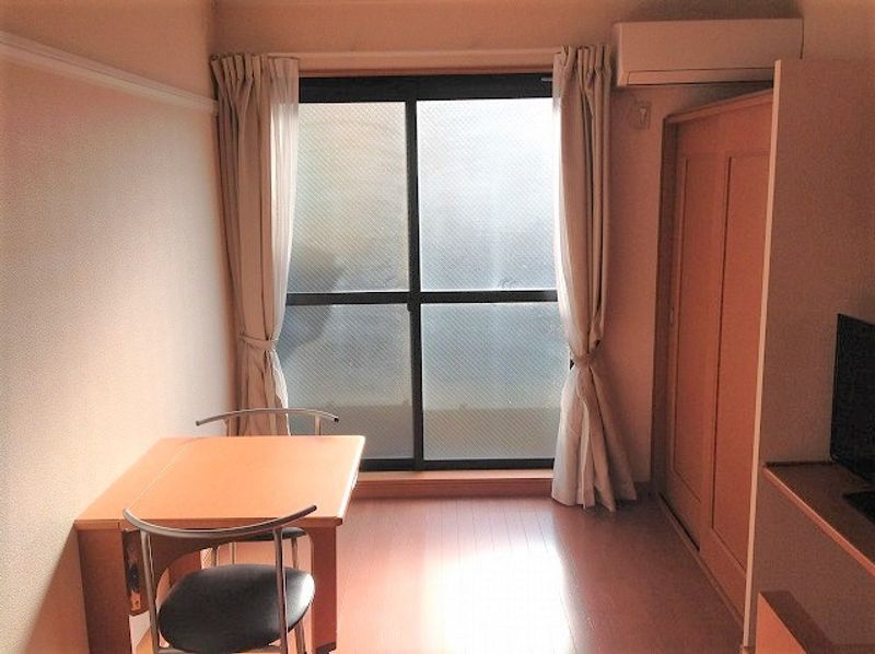 レオパレスボヌール 居間