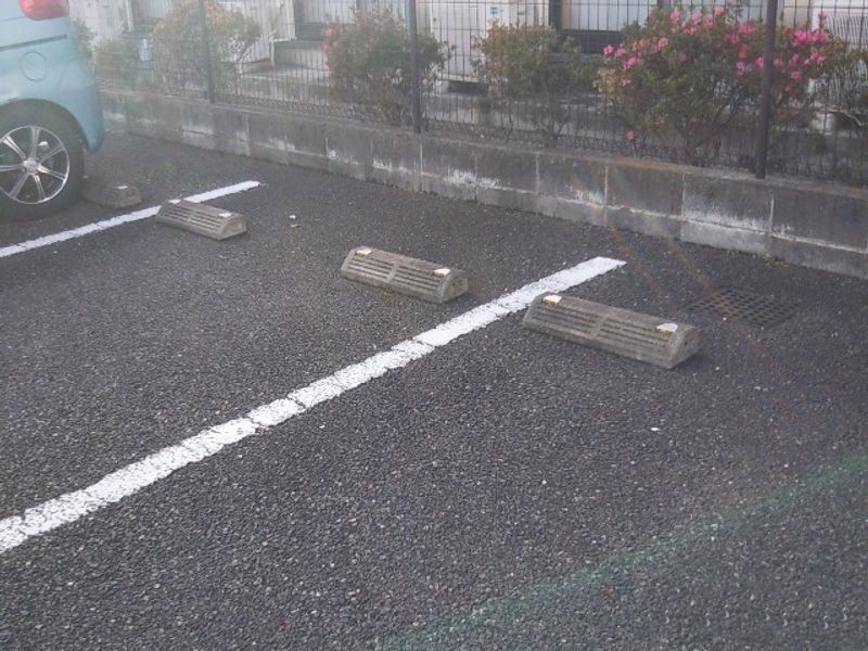レオパレスアーク　Ｍ　Ｉ 駐車場