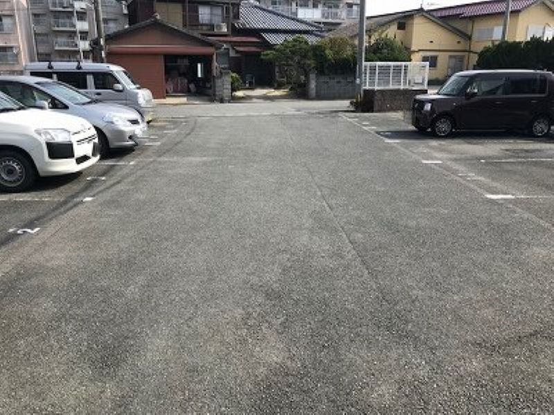 レオパレス有明 駐車場