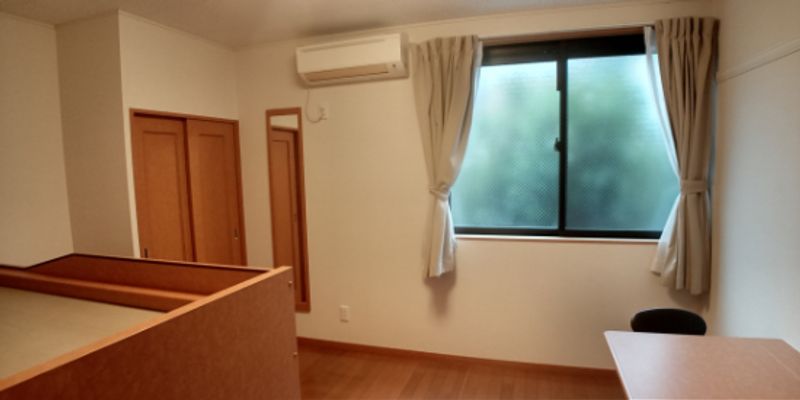 レオパレスヨシクマ 居間