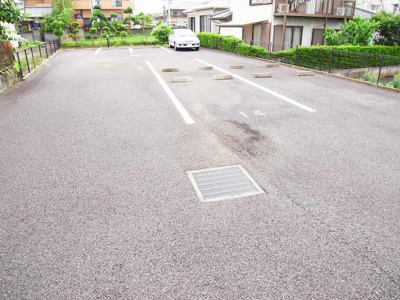 レオパレスサンハイム 駐車場