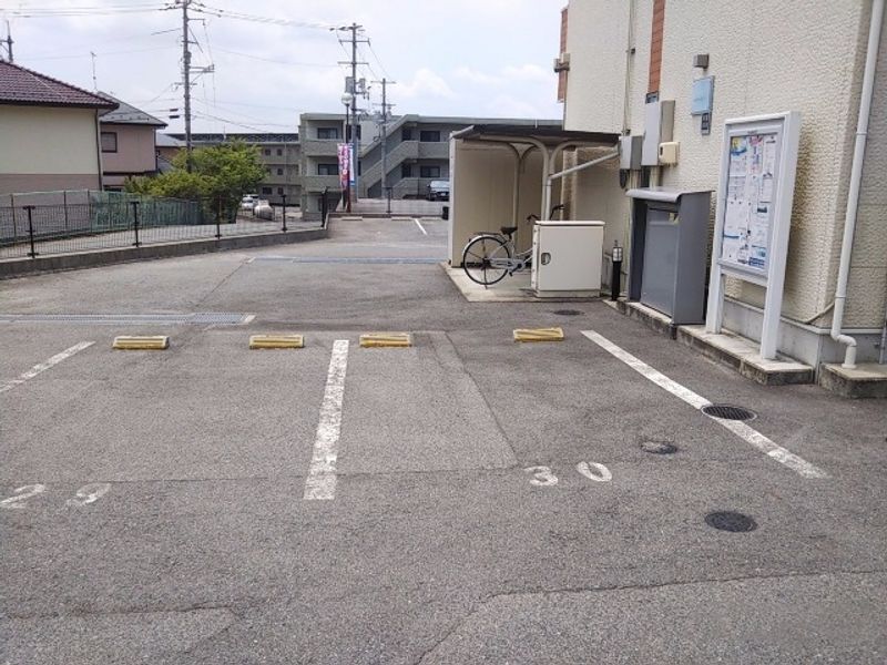 レオネクストエスポワールＴ　Ⅴ 駐車場