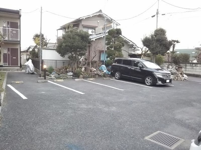 レオパレスガーデン　光 駐車場