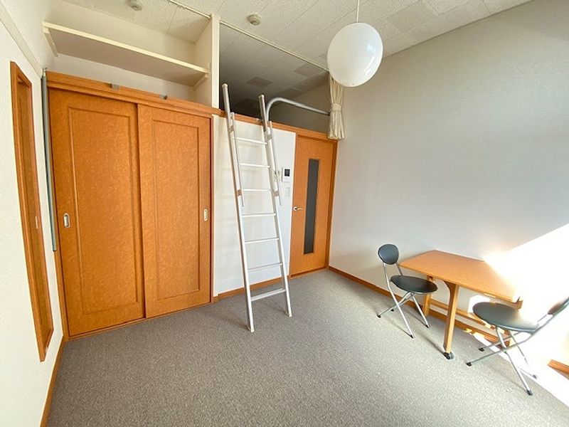 レオパレスアンビシャス 居間