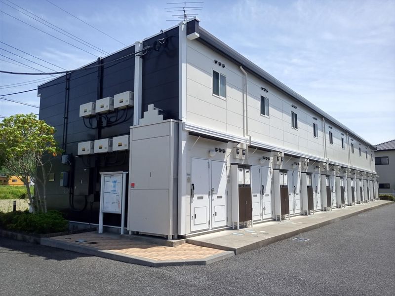 レオパレスラポール 外観