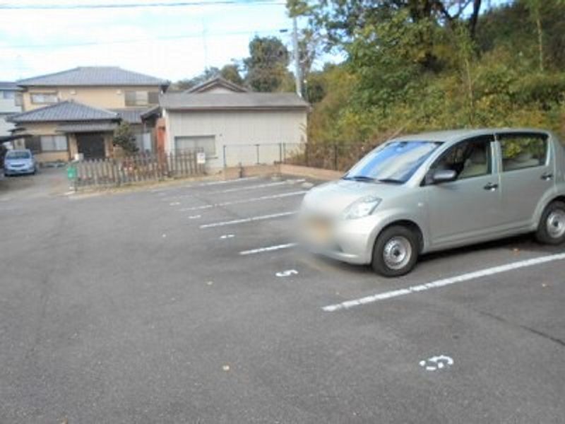 レオパレスグランヴィア東草津Ⅲ 駐車場
