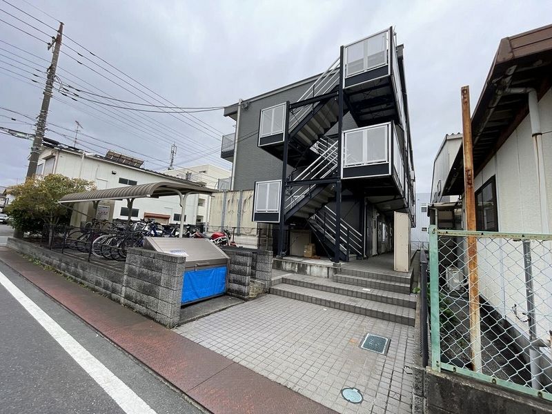 レオパレスアビタシオン 外観