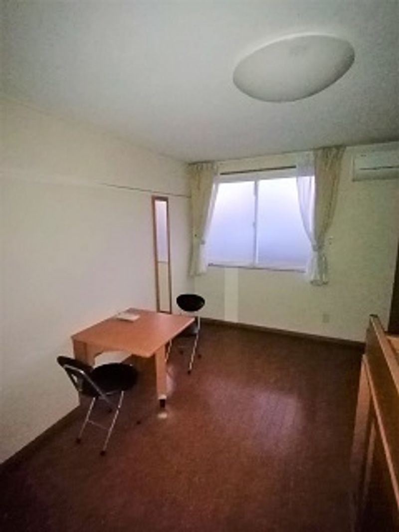 レオパレスワンズヴィレッジ大宮 居間