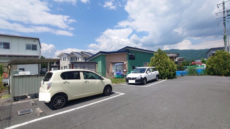 レオパレスＫ＆Ｙ 駐車場