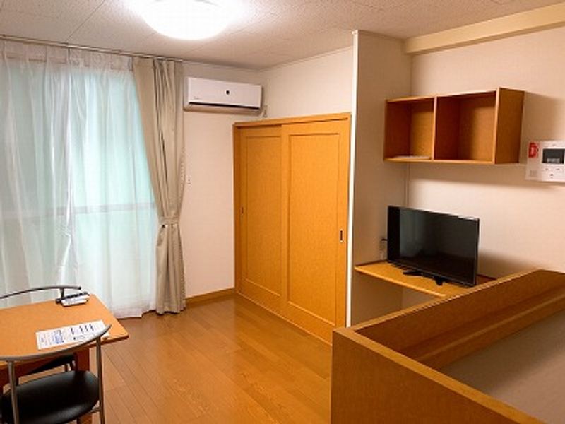 レオパレスメゾン　モンポルト 居間